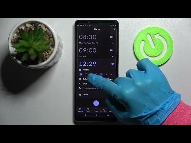 Video thumbnail for How to Set Up Alarm Clock on SONY Xperia 5 III - Alarm Clock Settings