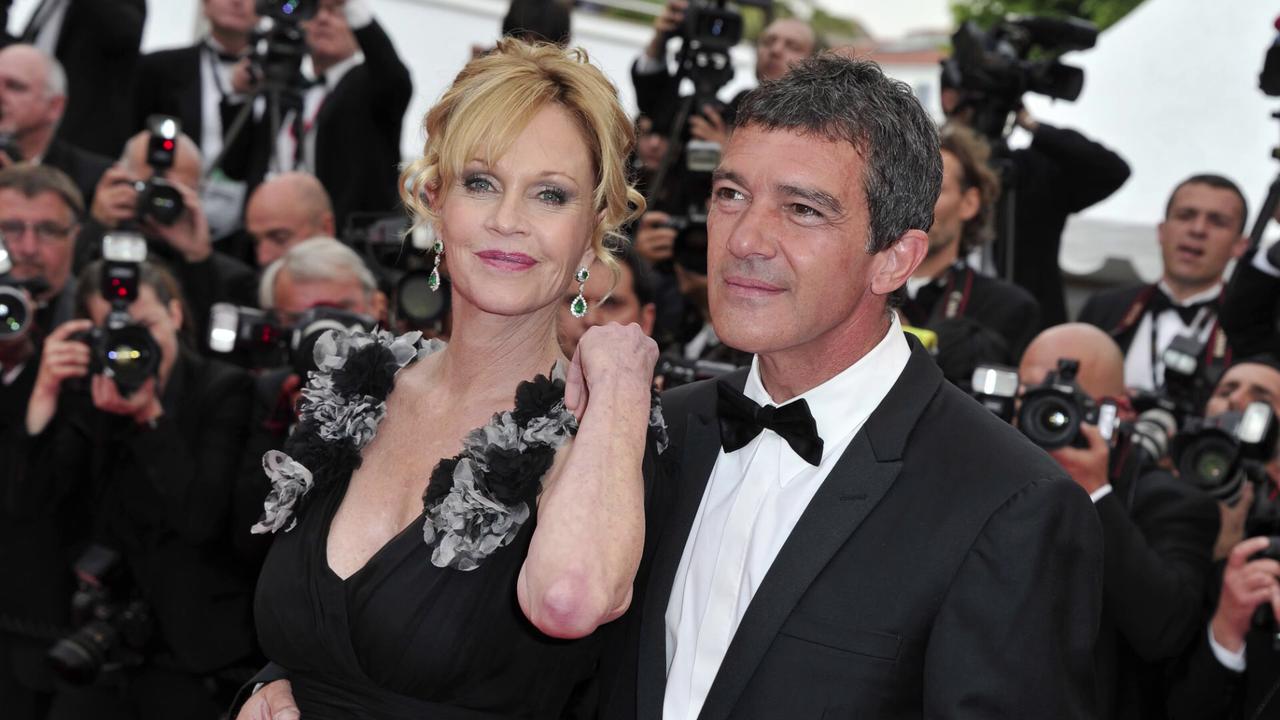 Video thumbnail for IN CASE YOU MISSED IT: Antonio Banderas and Melanie Griffith still 'best friends' 11 years after divorce.