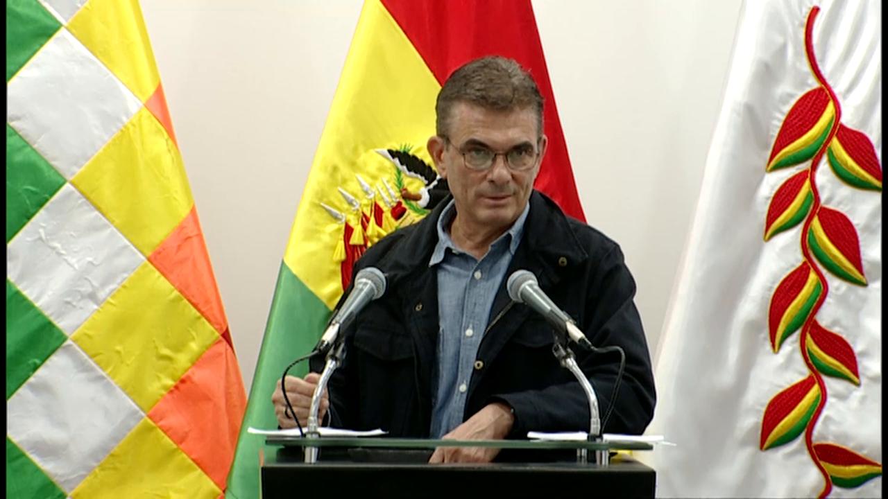 Video thumbnail for Bolivia: DENIES ALLEGED PAYMENT OF US$3 MILLION FOR PUBLICATION.