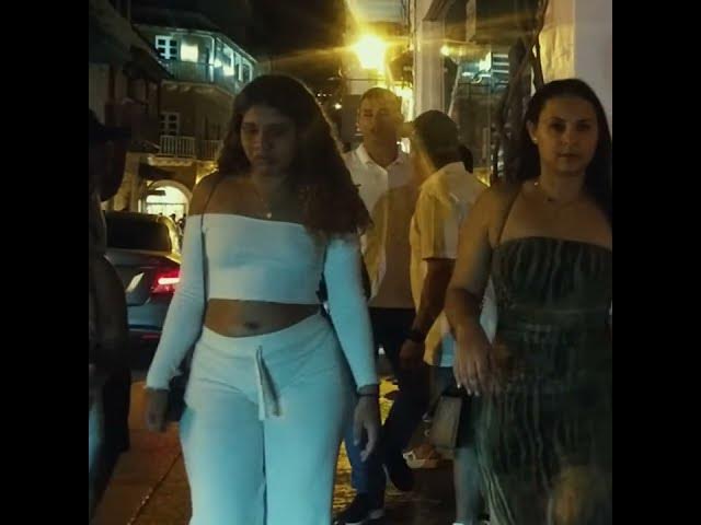 Video thumbnail for Colombia Night Life Tour Clock tower