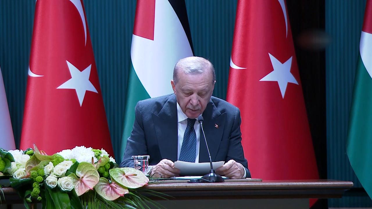 Video thumbnail for Turkey: Erdogan meets Abbas in Ankara, reaffirms support for Palestine.