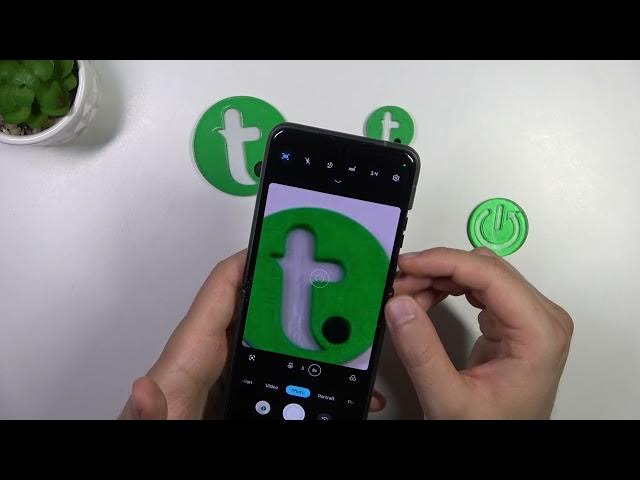 Video thumbnail for Maximum Camera Zoom in Motorola Razr 40 – Camera Abilities