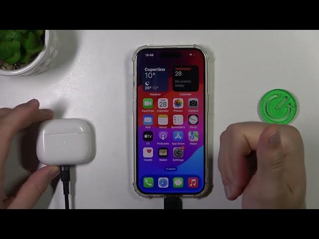 Video thumbnail for Can i Charge Airpods With iPhone 15 Pro Max ?
