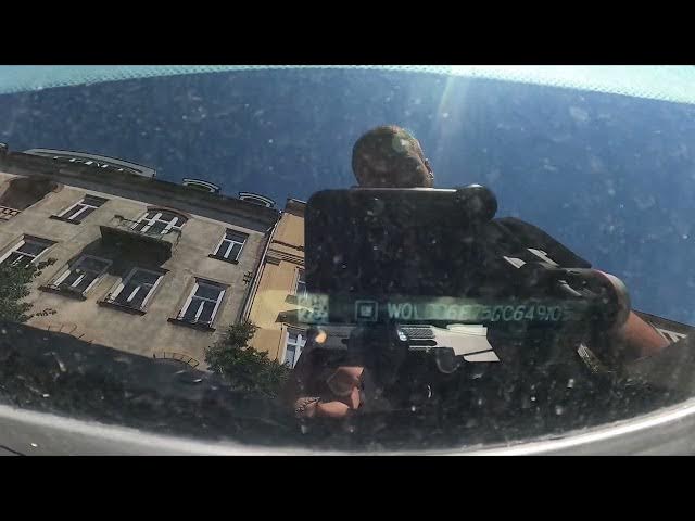 Video thumbnail for Where is the VIN number of my Opel Karl ( 2015 – 2018 ) - Find VIN on Front Windshield