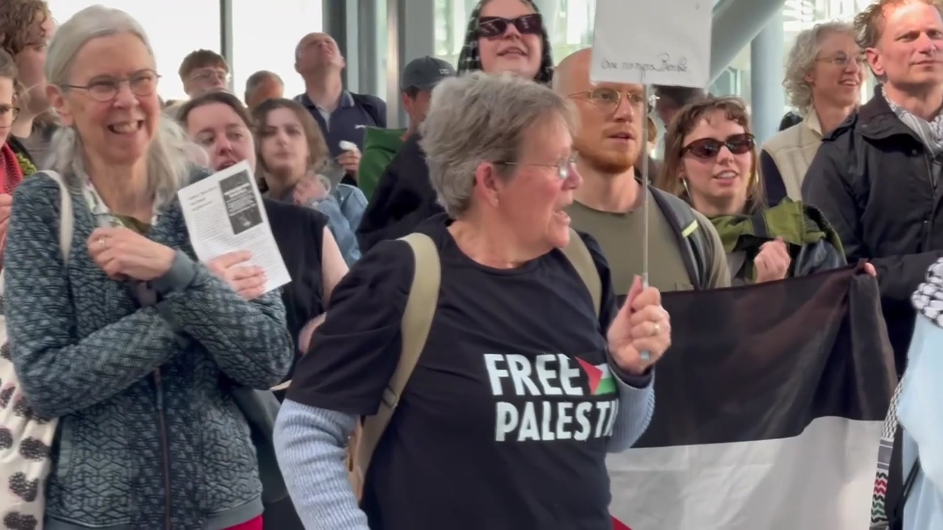 Video thumbnail for Caribbean Netherlands: Protest in Utrecht against Israeli attack on Global Sumud Flotilla.