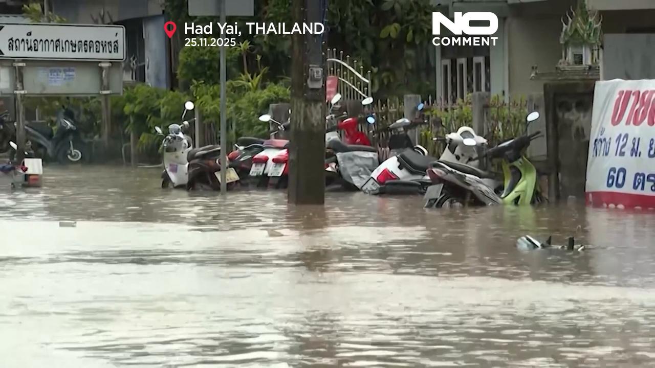Video thumbnail for Thailand: Heavy rainfall causes severe flooding in southern provinces