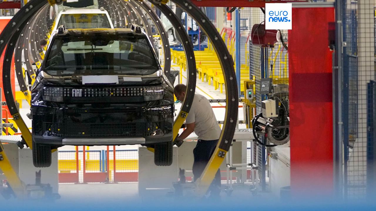 Video thumbnail for Stellantis recalls 955,000 cars: new setback for group's credibility