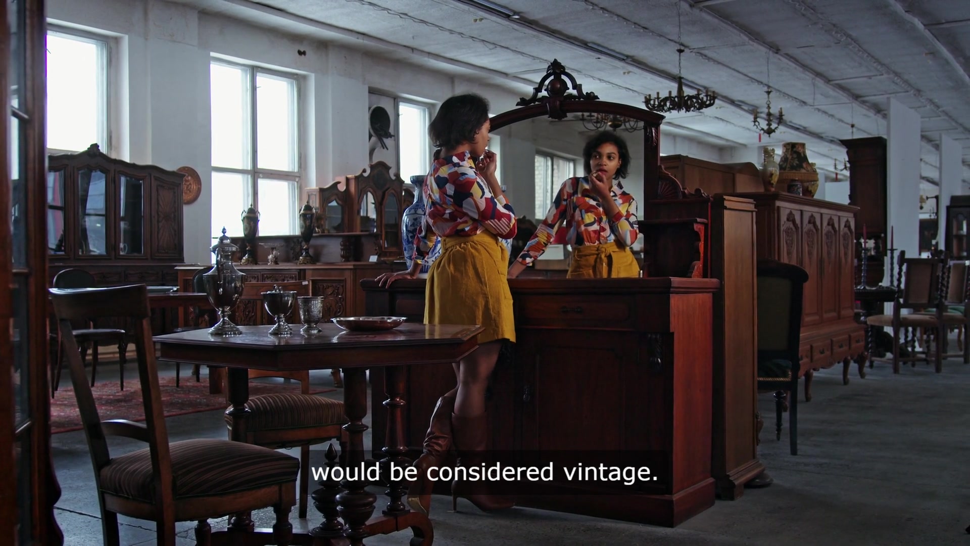 Video thumbnail for What Is The Difference Between Vintage and Antique?