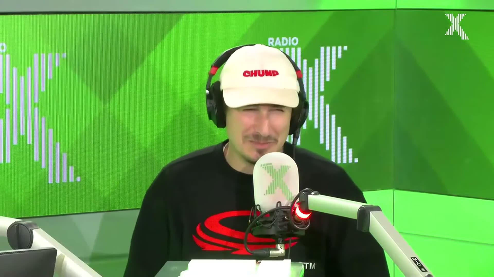 'Video thumbnail for Tom Rosenthal's new live show is VERY much based on Arctic Monkeys!'