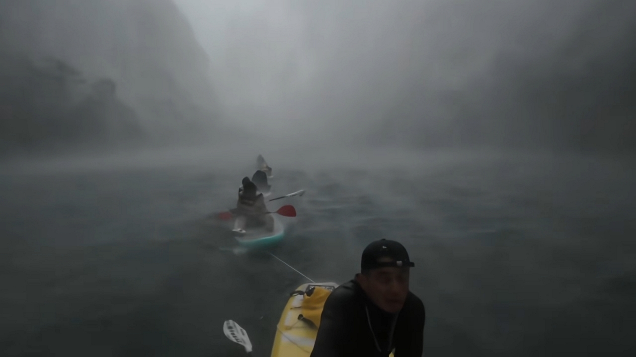 Video thumbnail for Sudden Storm Disrupts Paddleboard Tour on Hongshui River