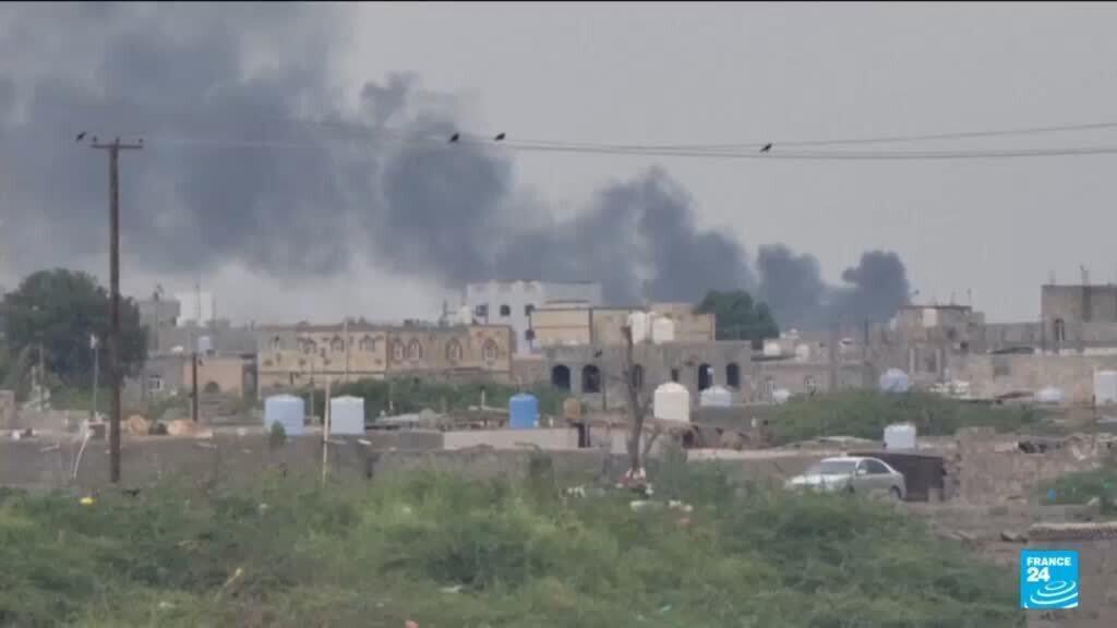 Video thumbnail for Yemeni military says Houthi attack on Mocha kills 7, wounds 30