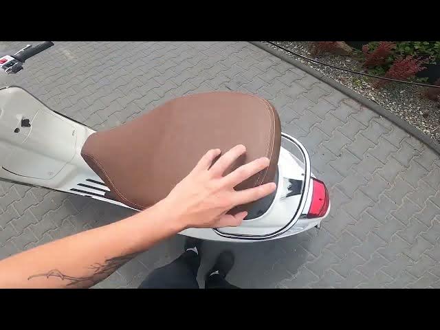 Video thumbnail for How to Open Gas Tank in Vespa Primavera ( 2017 - now ) | Unlock Fuel Filler