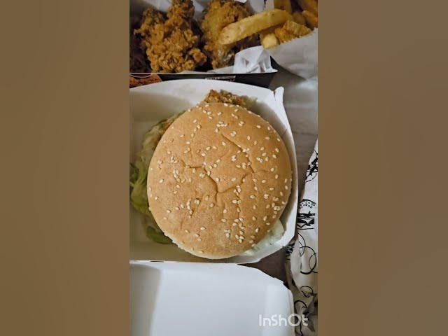 Video thumbnail for Combo meals #burger #broastedchicken