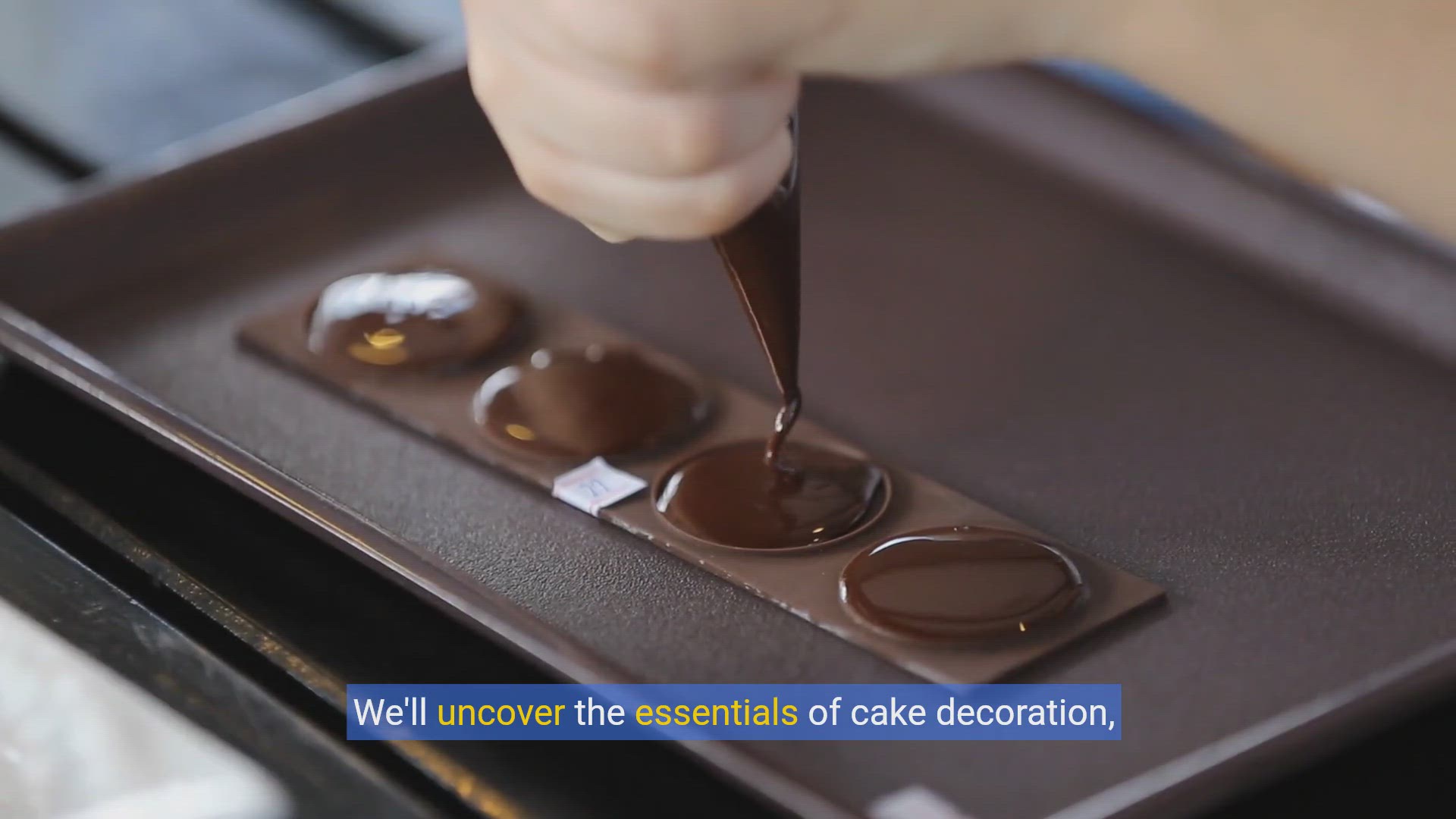 'Video thumbnail for Cake decorating for beginners: Simple frosting and piping '
