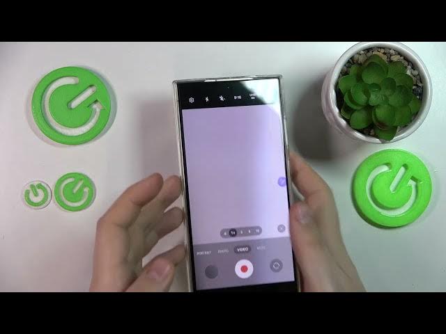 Video thumbnail for How to Use Object Tracking Focus on Samsung Galaxy S24 Ultra Camera