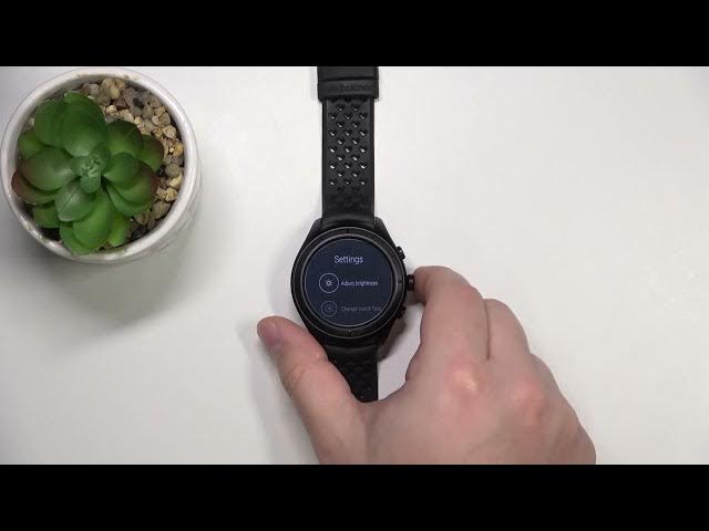 Video thumbnail for How to Change Screen Brightness on NEW BALANCE RunIQ – Adjust Display Settings