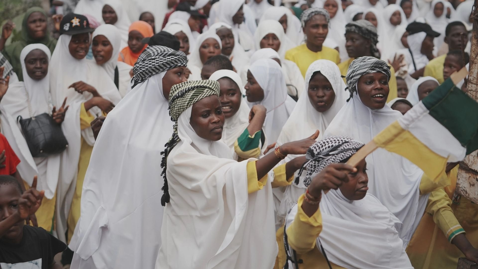 Video thumbnail for Mass kidnapping in Nigeria: Armed group claims hundreds held hostage