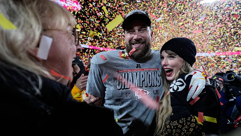 'Video thumbnail for Taylor Swift and Travis Kelce announce their engagement'