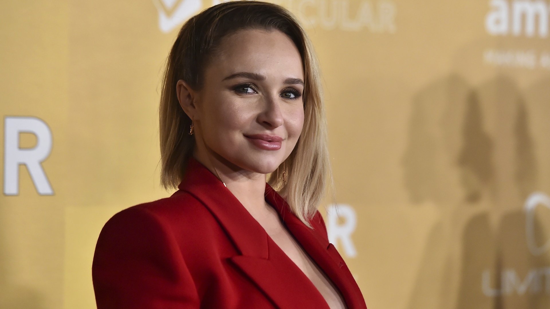 Video thumbnail for DEA joins investigation into Hayden Panettiere’s death