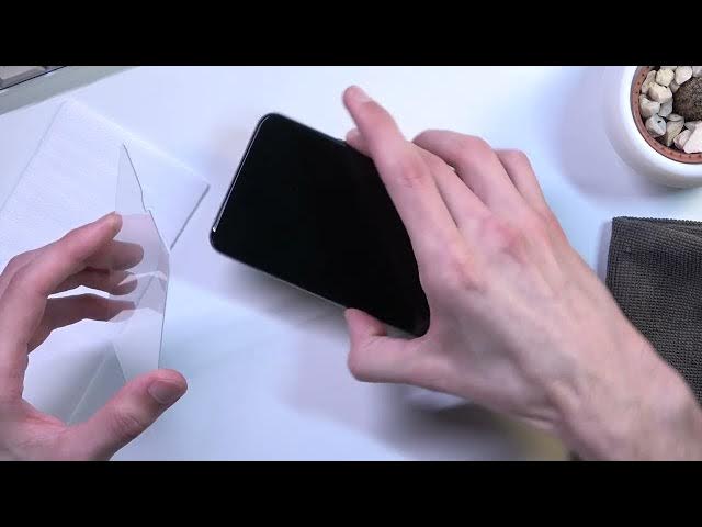 Video thumbnail for How to Apply Screen Protector on SAMSUNG Galaxy S22 - Install Tempered Glass