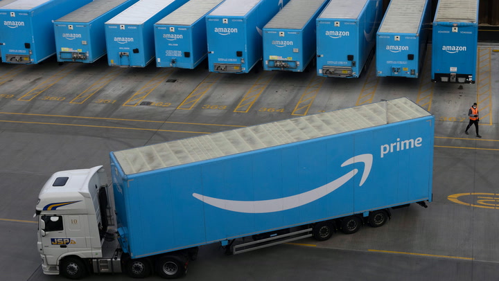 Video thumbnail for Amazon Joins the $3 Trillion Club