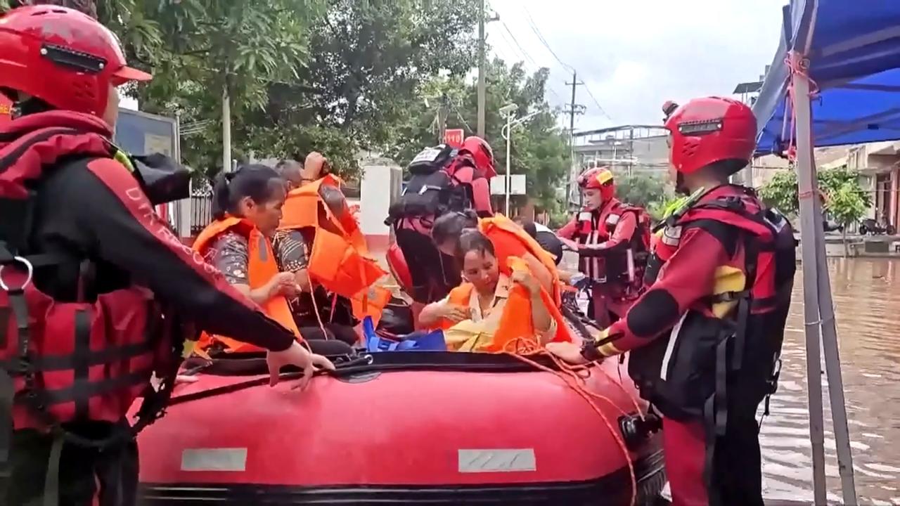 Video thumbnail for China: Rescue efforts continue as floodwaters rise in Guangxi.