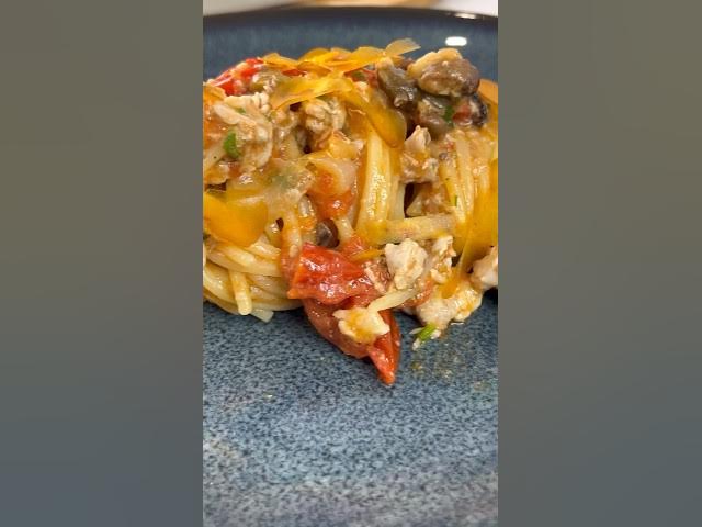 Video thumbnail for SPAGHETTI CON TONNETTO 🐟 #cuisineitalienne #recipe #recetteitalienne