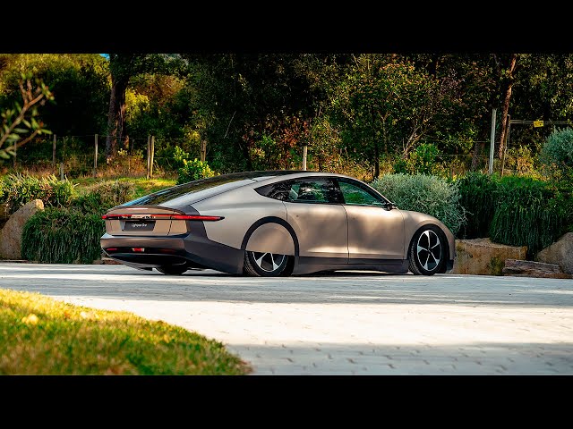 Video thumbnail for LIGHTYEAR 0 O CARRO MOVIDO A ENERGIA SOLAR QUE PODE FICAR ATÉ 7 MESES FORA DA TOMADA