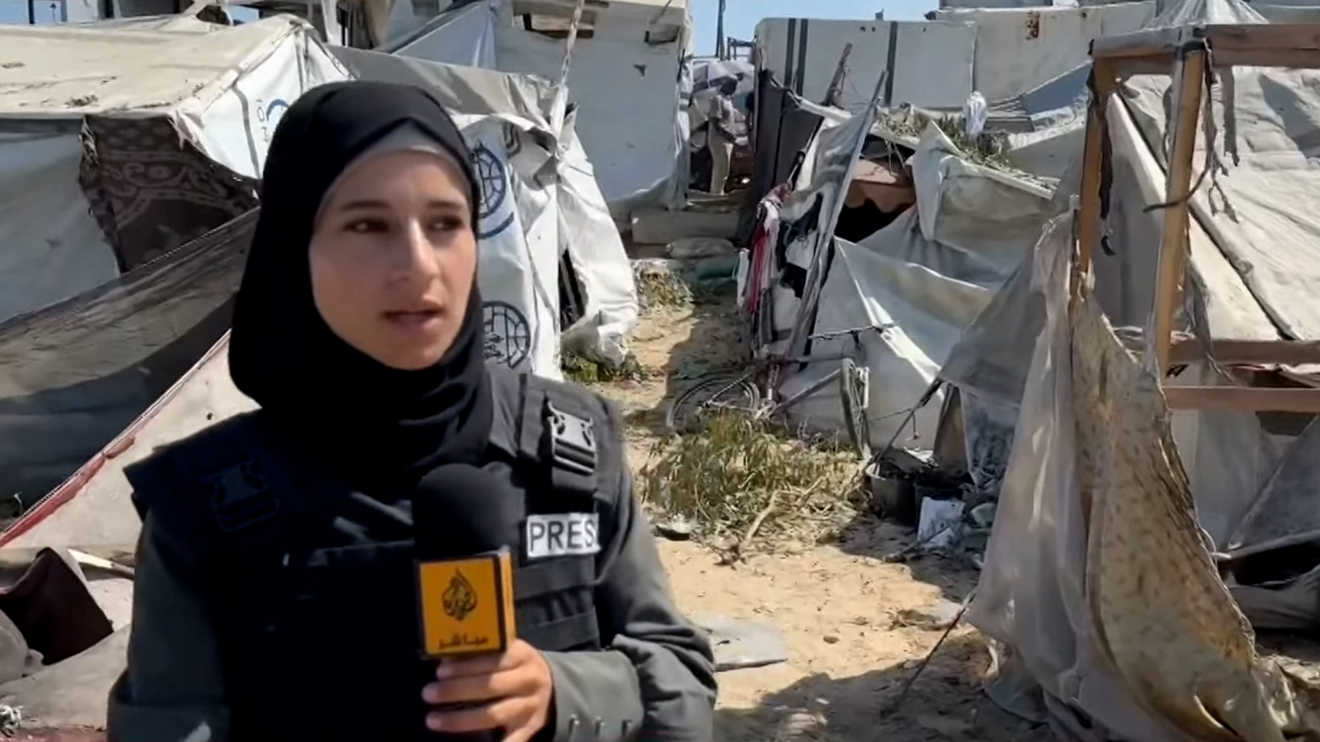 'Video thumbnail for Al Jazeera reporter flees on air after Israeli strike threat on Gaza'