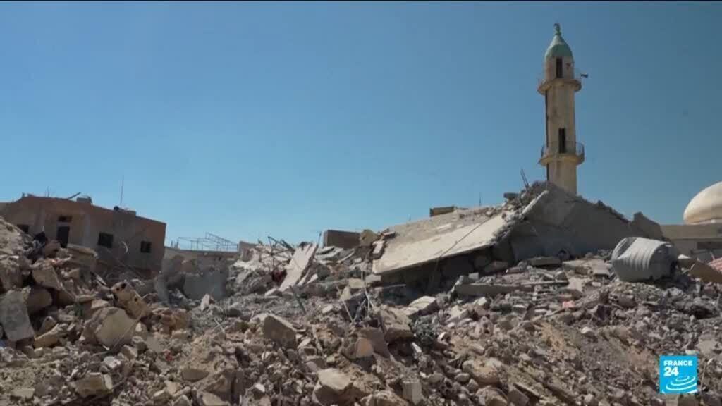Video thumbnail for Residents flee as Israeli strikes target southern Lebanon