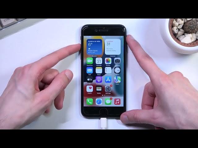 Video thumbnail for How to Enter Recovery Mode on iPhone SE 2022 | Turn On/Off Recovery Mode on APPLE