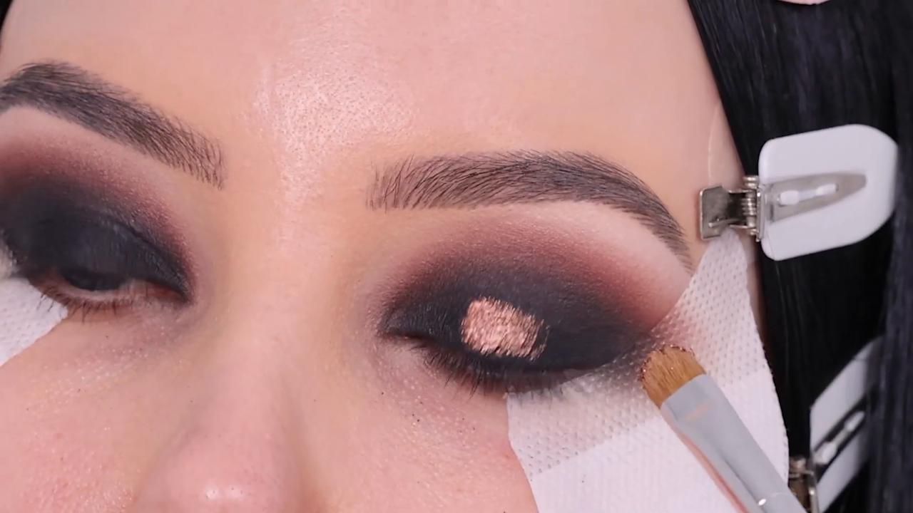 Video thumbnail for Glamorous Bronze Smokey Eye Look - Special Occasion Smokey Eye Tutorial