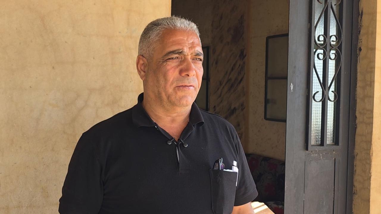 Video thumbnail for Lebanon: Displaced residents return to southern Lebanon village after months of Israeli occupation.