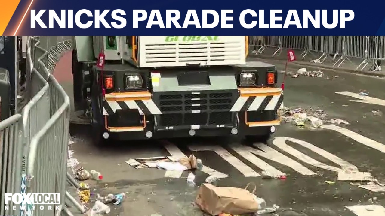 Video thumbnail for New York cleans up after Knicks championship parade
