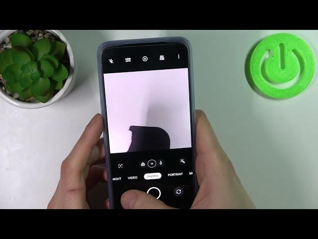 Video thumbnail for How to Enter Burst Shot Camera Mode on OPPO Reno 7