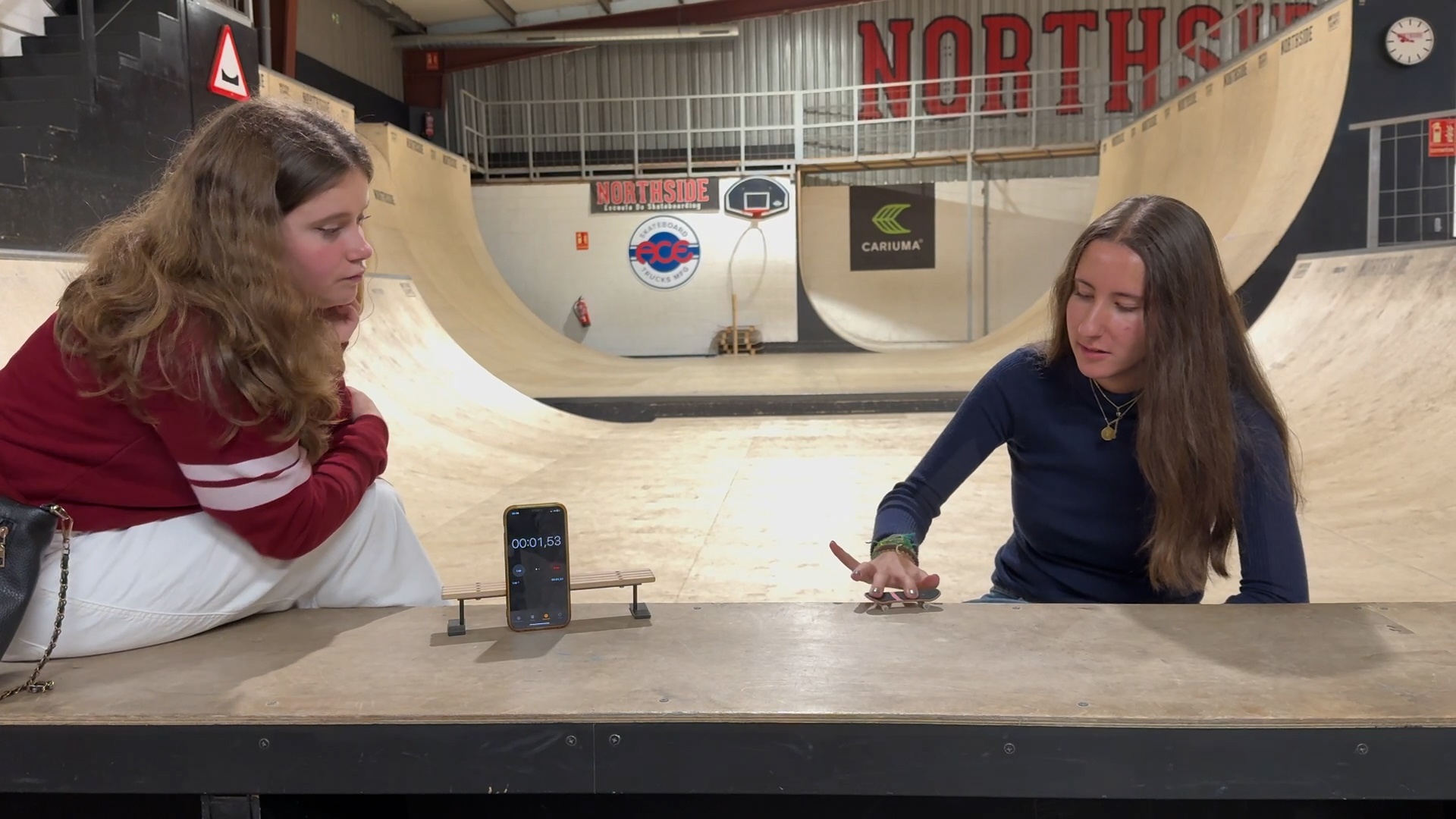 Video thumbnail for Most ollies on a fingerboard in one minute - 132 by Paula Iglesias Diaz