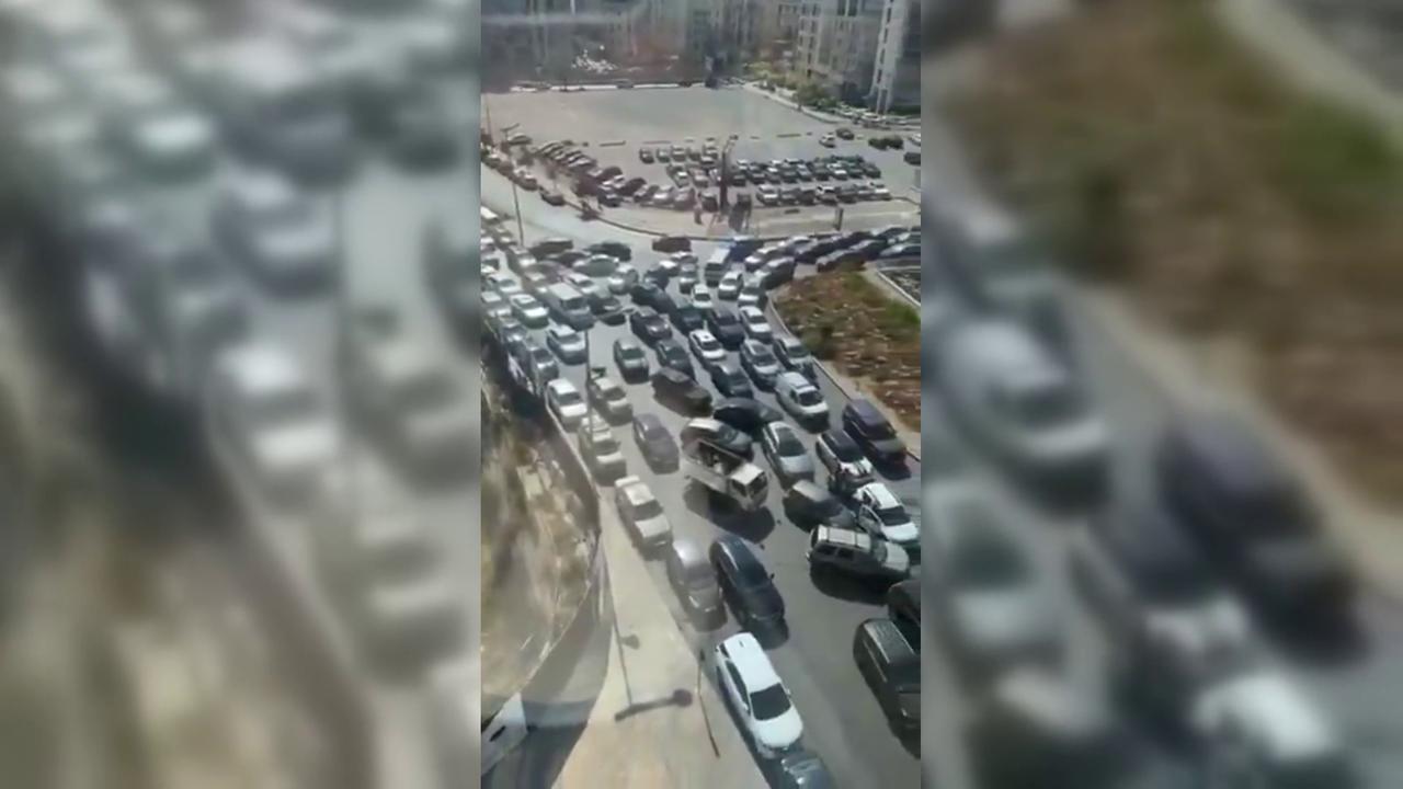 Video thumbnail for Lebanon: Lebanese Protesters Block Roads To Parliament.
