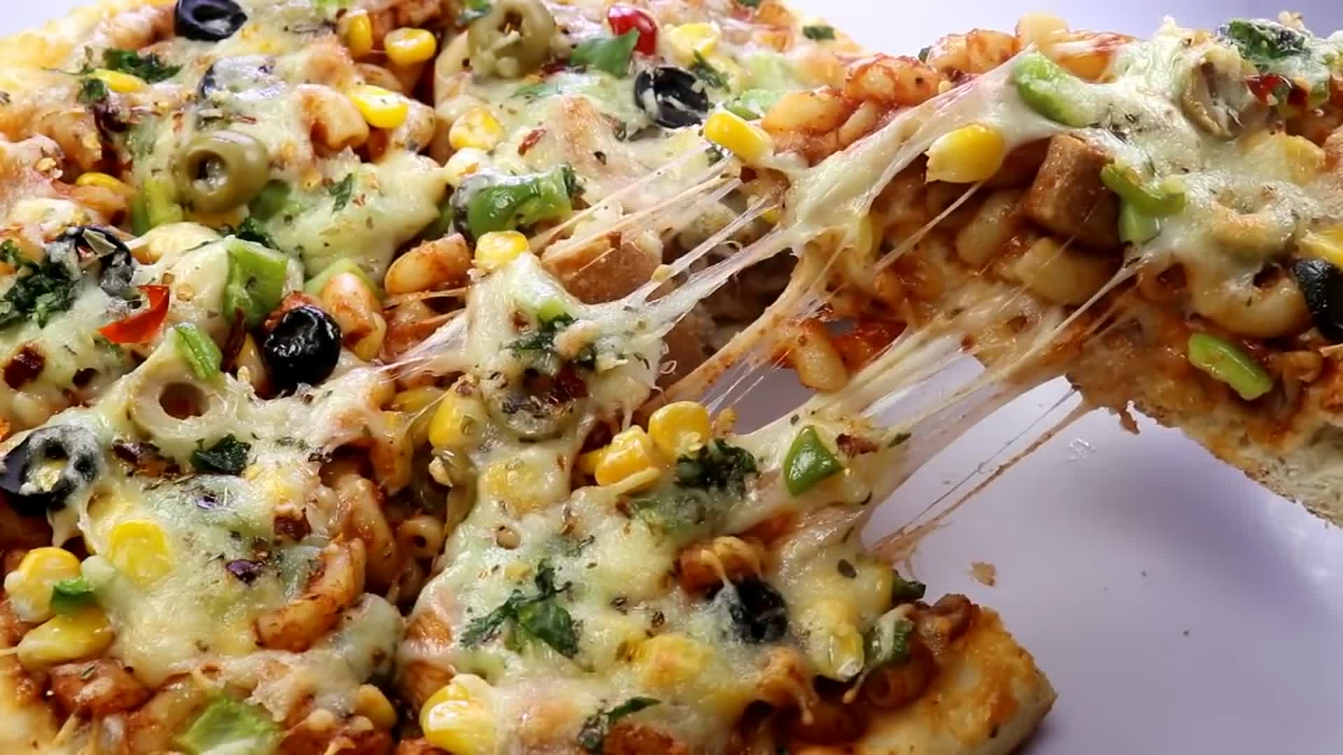 Video thumbnail for BBQ Chicken Pizza Recipe