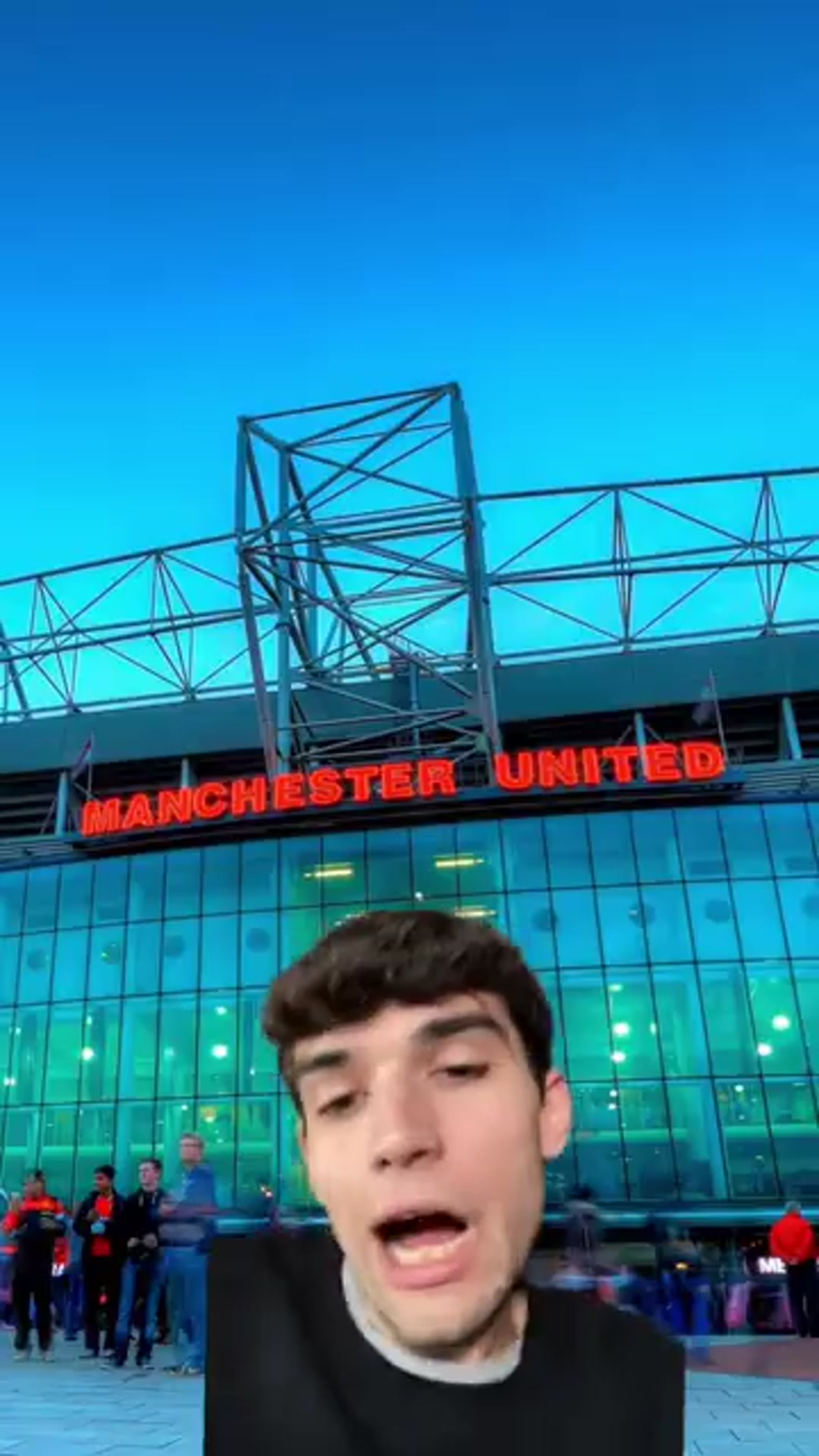 'Video thumbnail for OLD TRAFFORD NECESITA CAMBIOS'