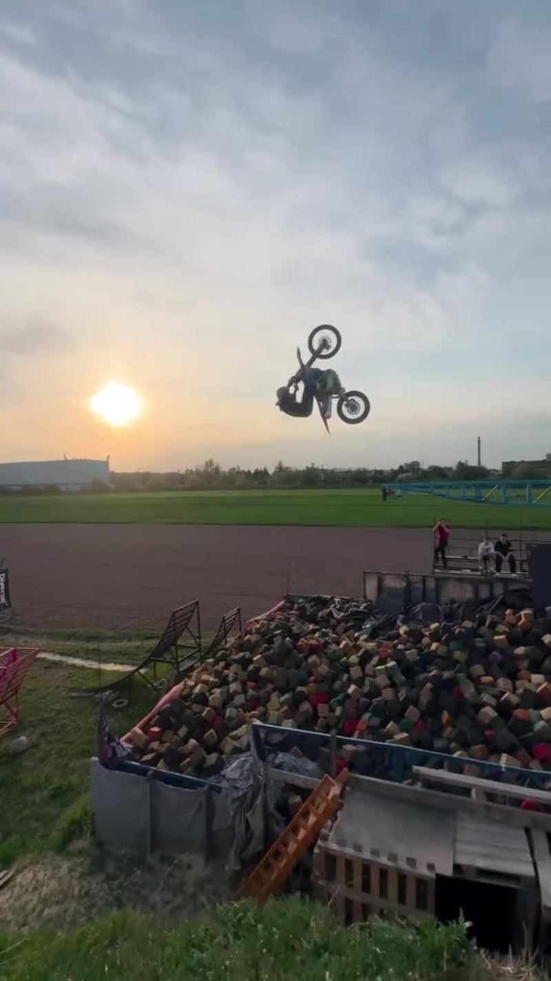 Video thumbnail for Freestyle Motocross Frontflip into Giant Foam Pit