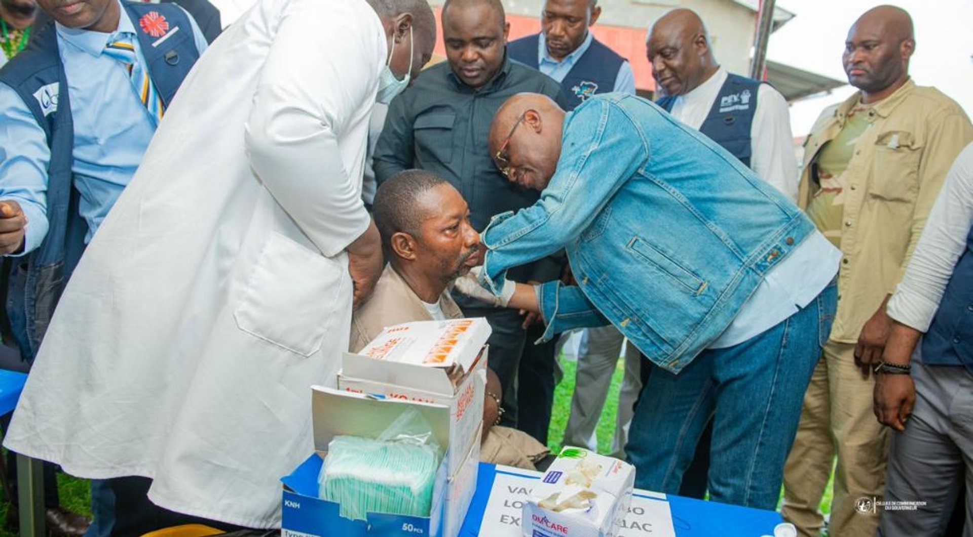 Video thumbnail for DR Congo Ebola outbreak: Health workers vaccinated as virus spreads