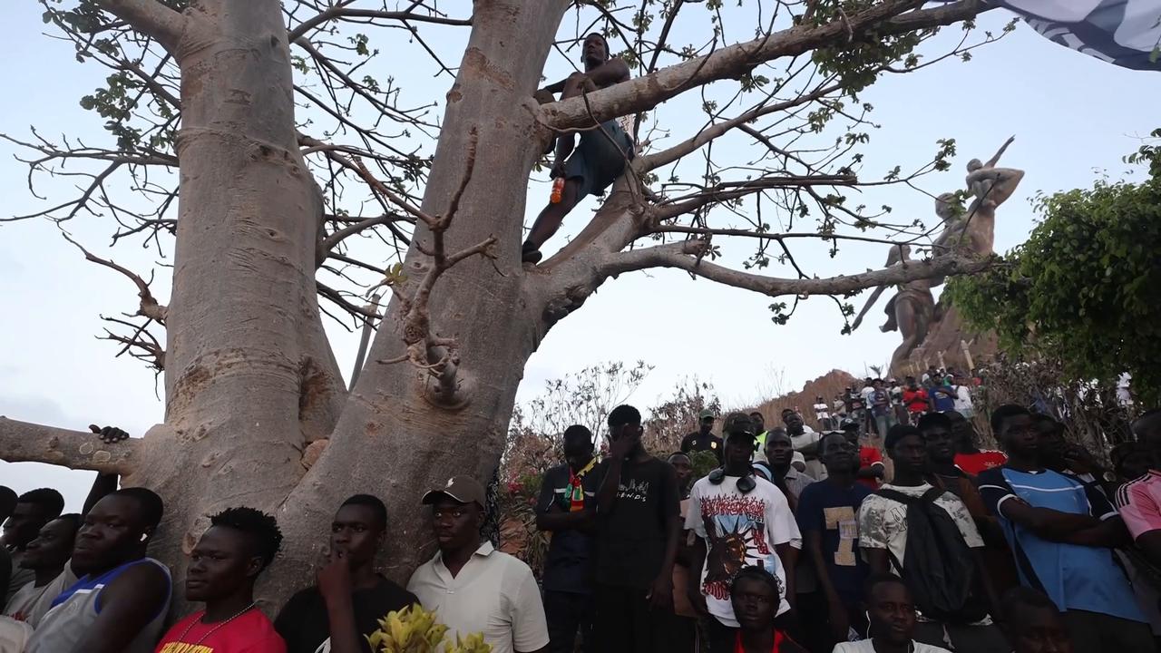 Video thumbnail for Senegal: Senegal soccer fans gather in Dakar to Watch World Cup defeat against France.