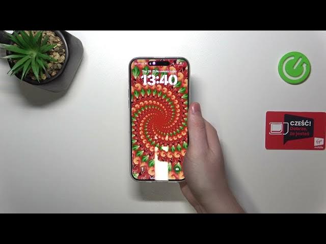 Video thumbnail for Hand Size Comparison With iPhone 15 Pro Max