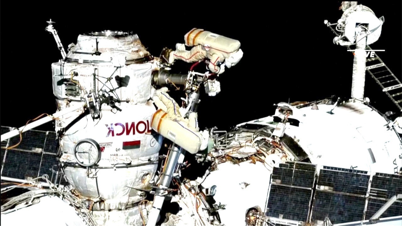 Video thumbnail for Finding ISS Hardware Remains Tough, Even During a Spacewalk