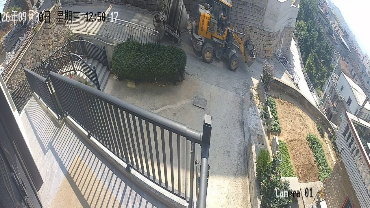 Video thumbnail for Wheel Loader Rolls Off Cliff After Brake Failure in Fujian