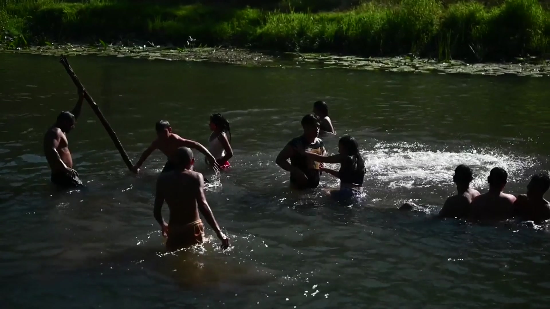 Video thumbnail for Slovakia: Heatwave grips Slovakia as authorities warn for record-breaking temperatures.