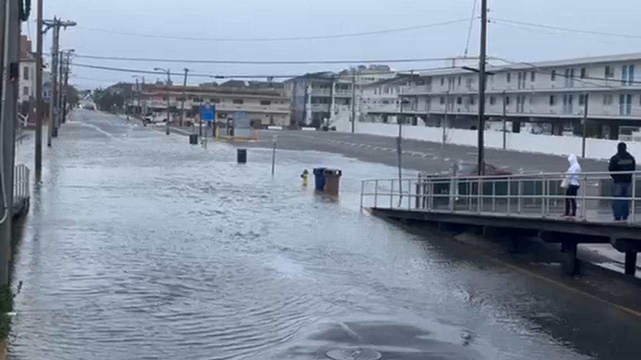 Video thumbnail for US: Powerful Nor’easter Pounds Ocean City.