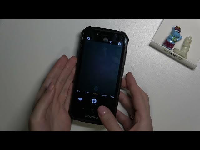Video thumbnail for How to Take Burst Shot on Doogee S40 - Take Series of Pictures