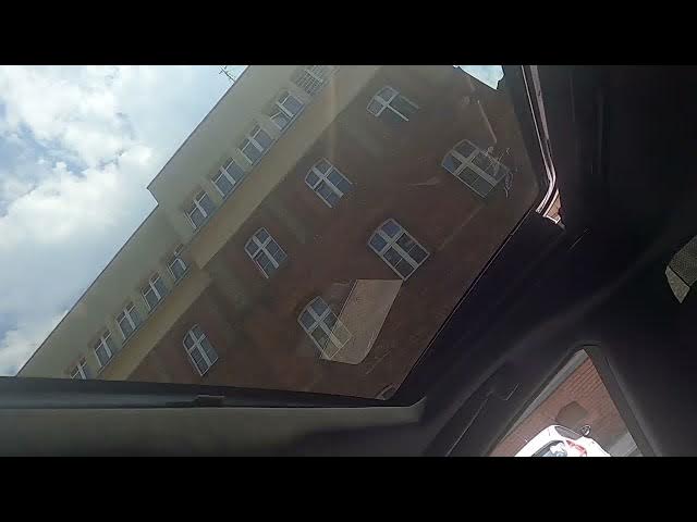 Video thumbnail for How to Manage Sunroof in Maserati Quattroporte II ( 2013 – now ) - Open and Close Sunroof