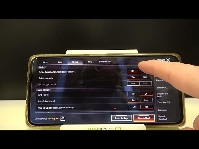 Video thumbnail for Apex Legends Mobile - How To Automatically Close Death Box When You Take Damage
